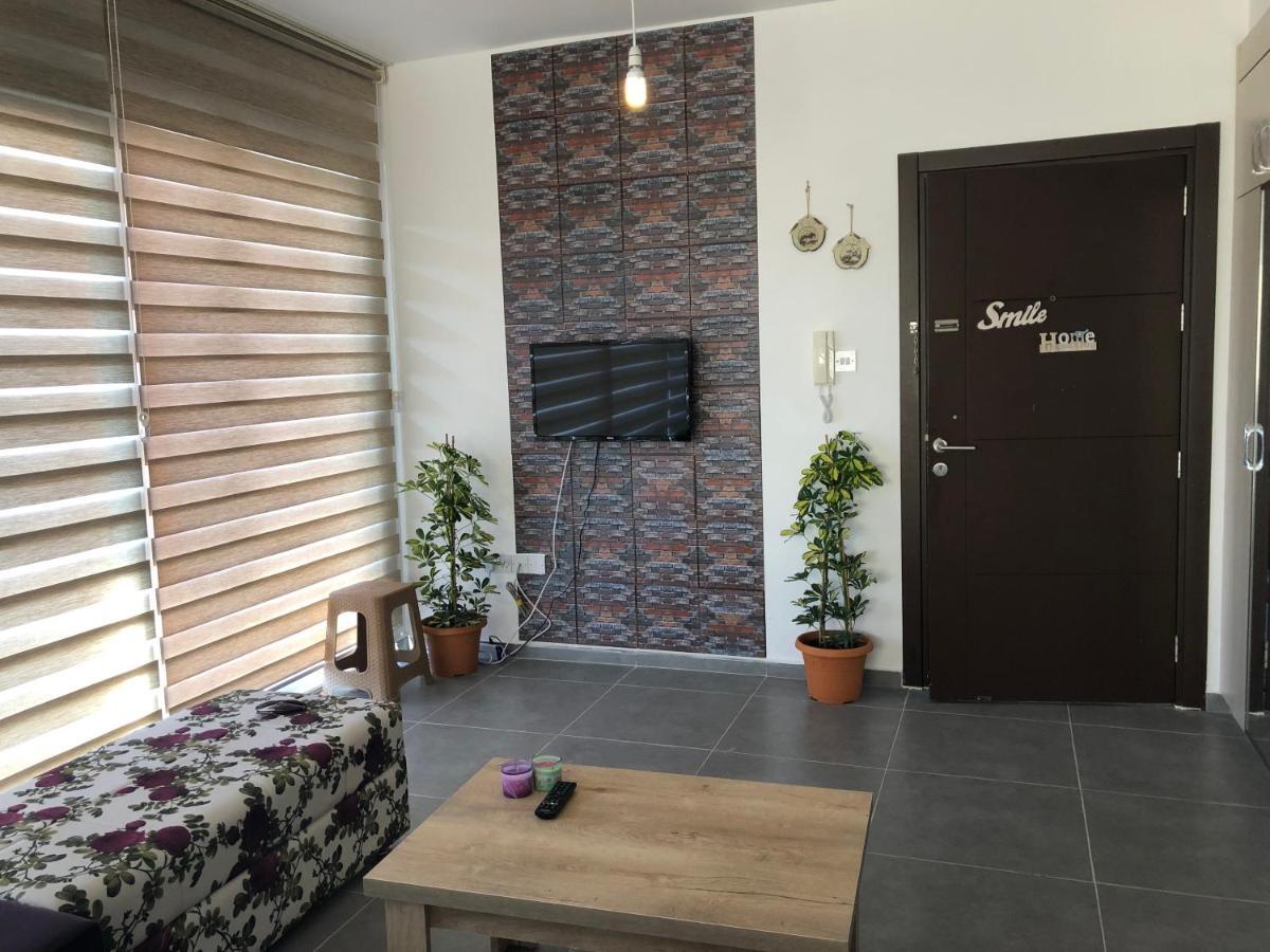 Reflex Apartment Spacious And Comfortable Nikosia Bagian luar foto